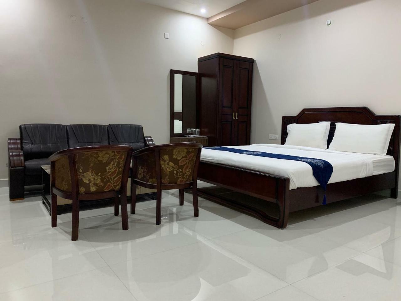 Jnr Grand Madanapalle Exterior foto